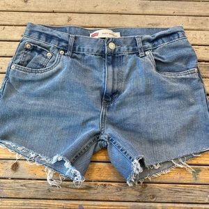 Levi’s 505 Cut Off Shorts